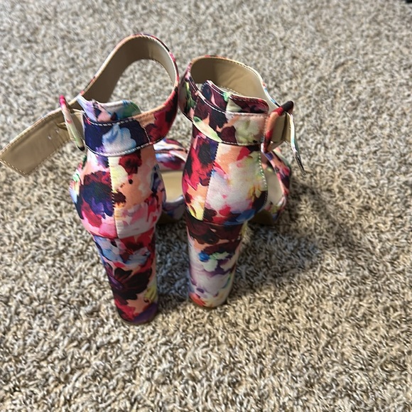 Block Heel Sandals - Picture 2 of 5